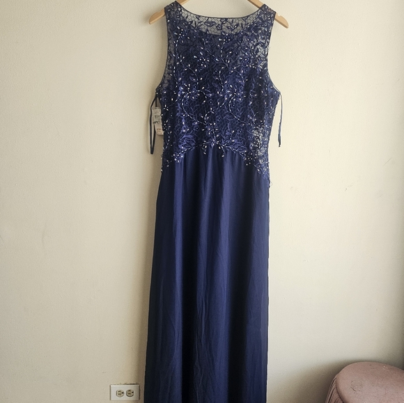 Mac Duggal Navy Blue Prom Dress - Picture 12 of 13